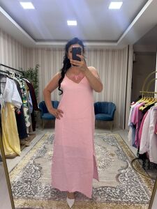 askılı pembe elbise