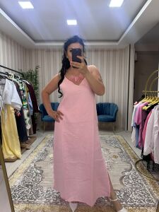 askılı pembe elbise