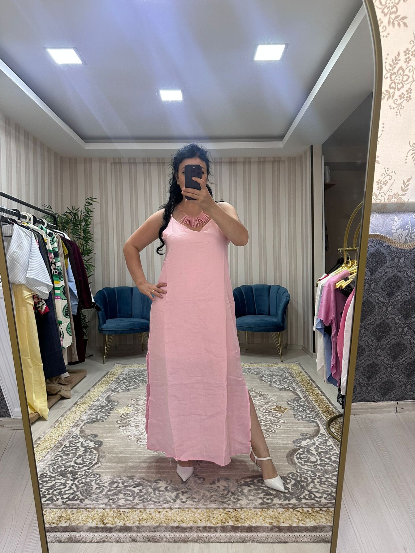 askılı pembe elbise