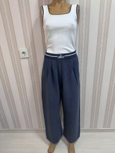 BEYAZ KALIN ASKILI STANDART BLUZ