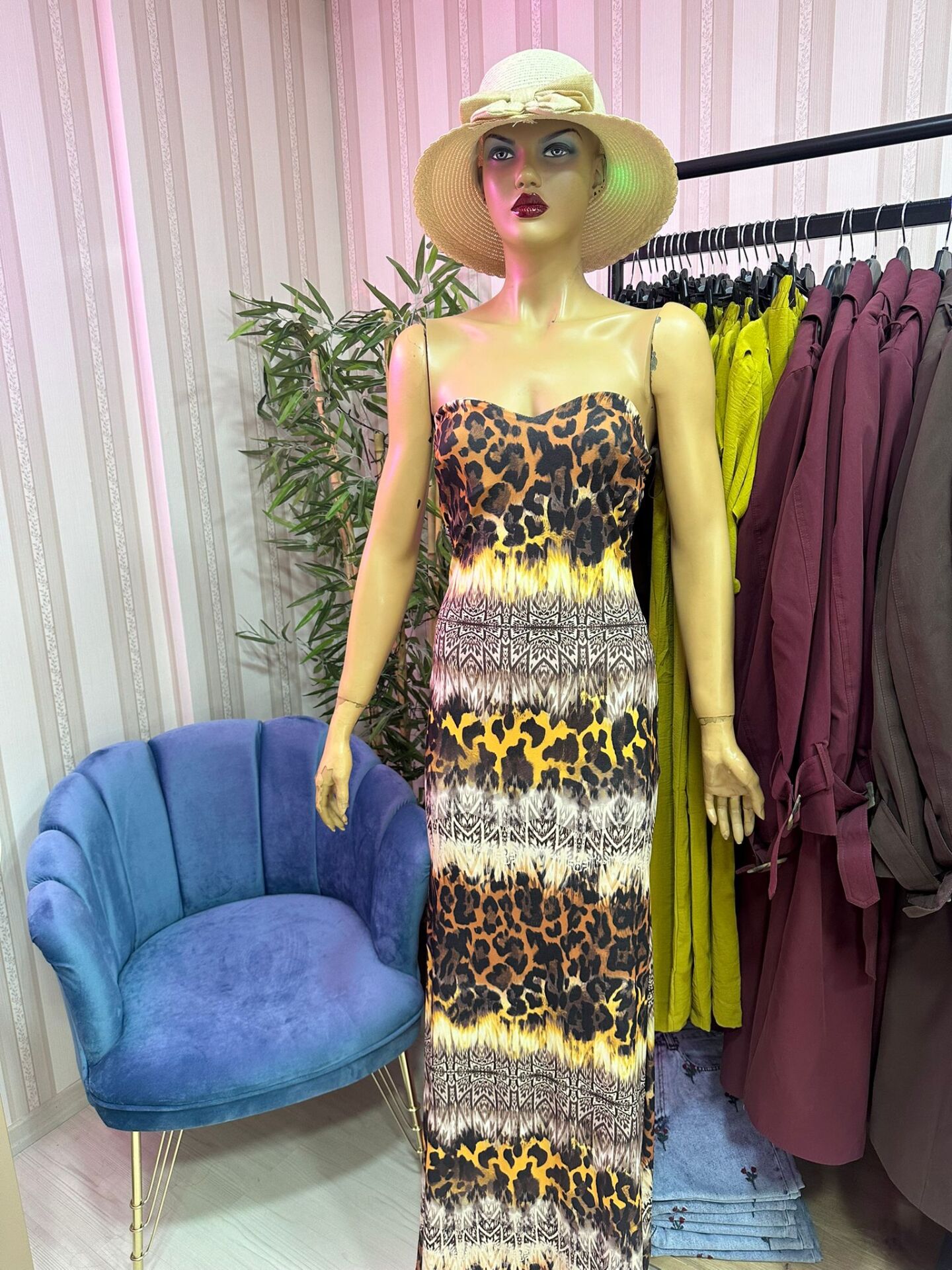 straplez leopar derin yırtmaçlı elbise