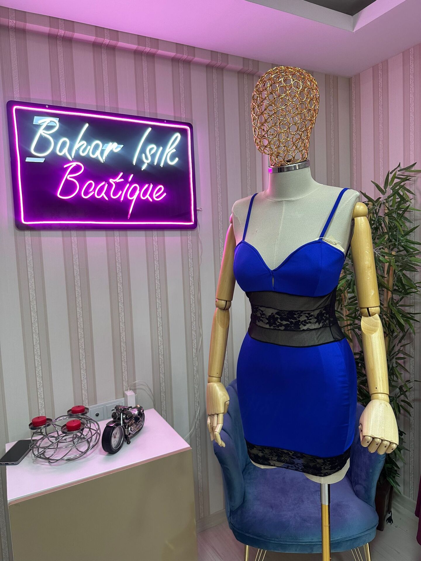 mini dekolteli elbise