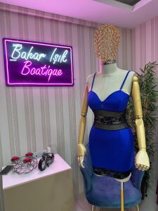 mini dekolteli elbise