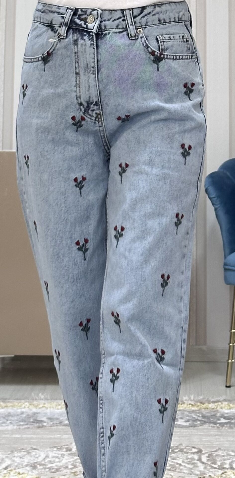 Çiçekli mavi jean