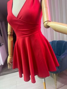 kırmızı mini elbise