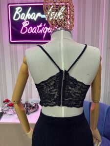 siyah dekolteli elbise