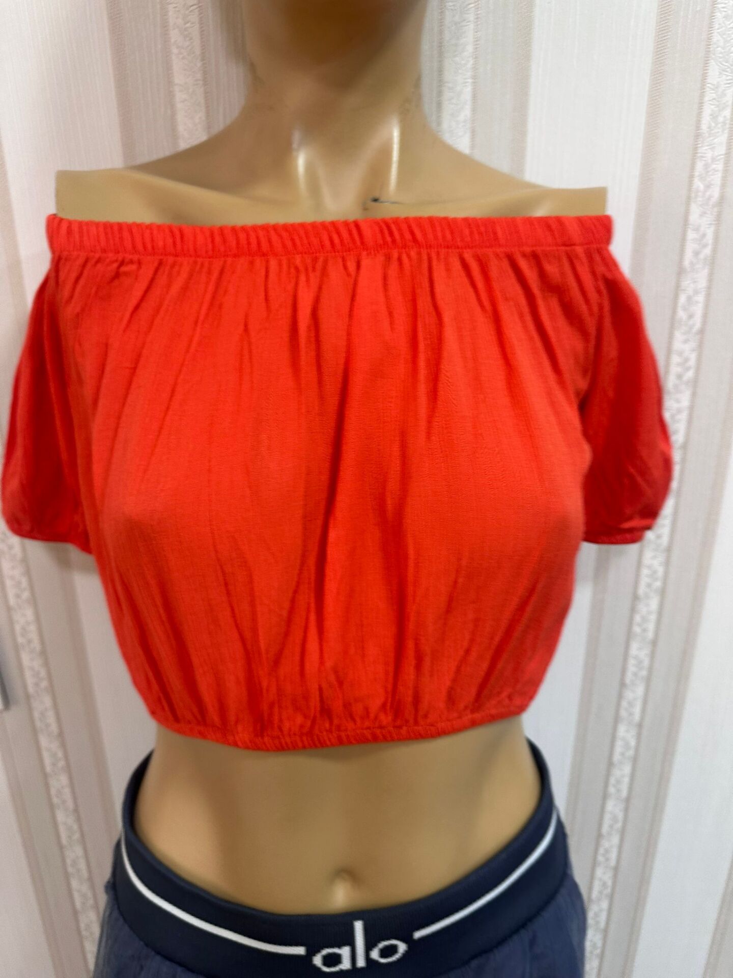 turuncu madonna yaka crop