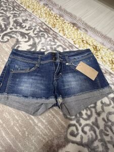 marka mavi mini şort