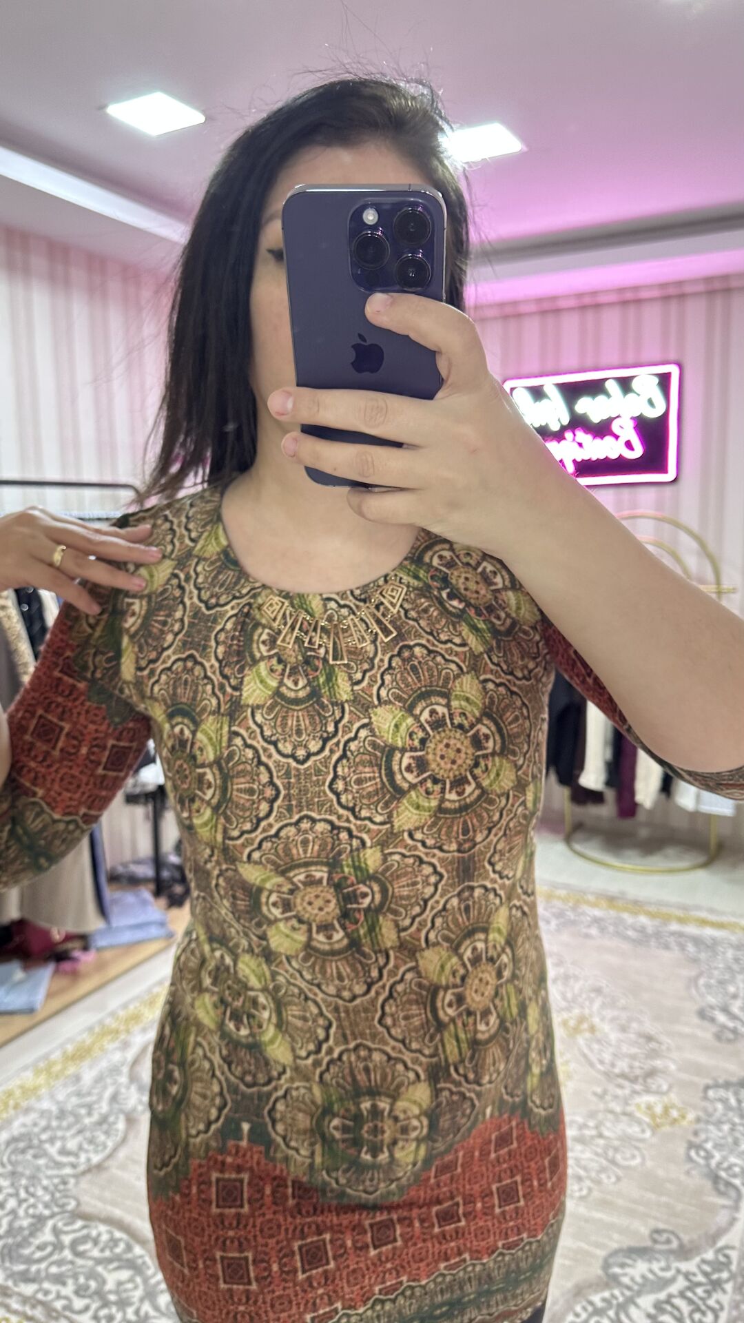 Arkası kurdele elbise