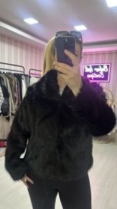 Siyah kürk mont