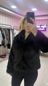 Siyah kürk mont
