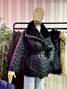 Fur collar mont