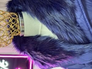 Fur collar mont
