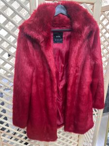 KIRMIZI ORTA BOY KÜRK MARKA